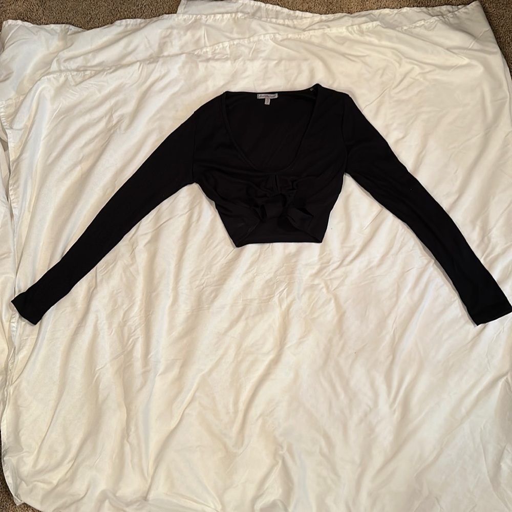 Charlotte Russe Cropped Long Sleeve Black T-Shirt